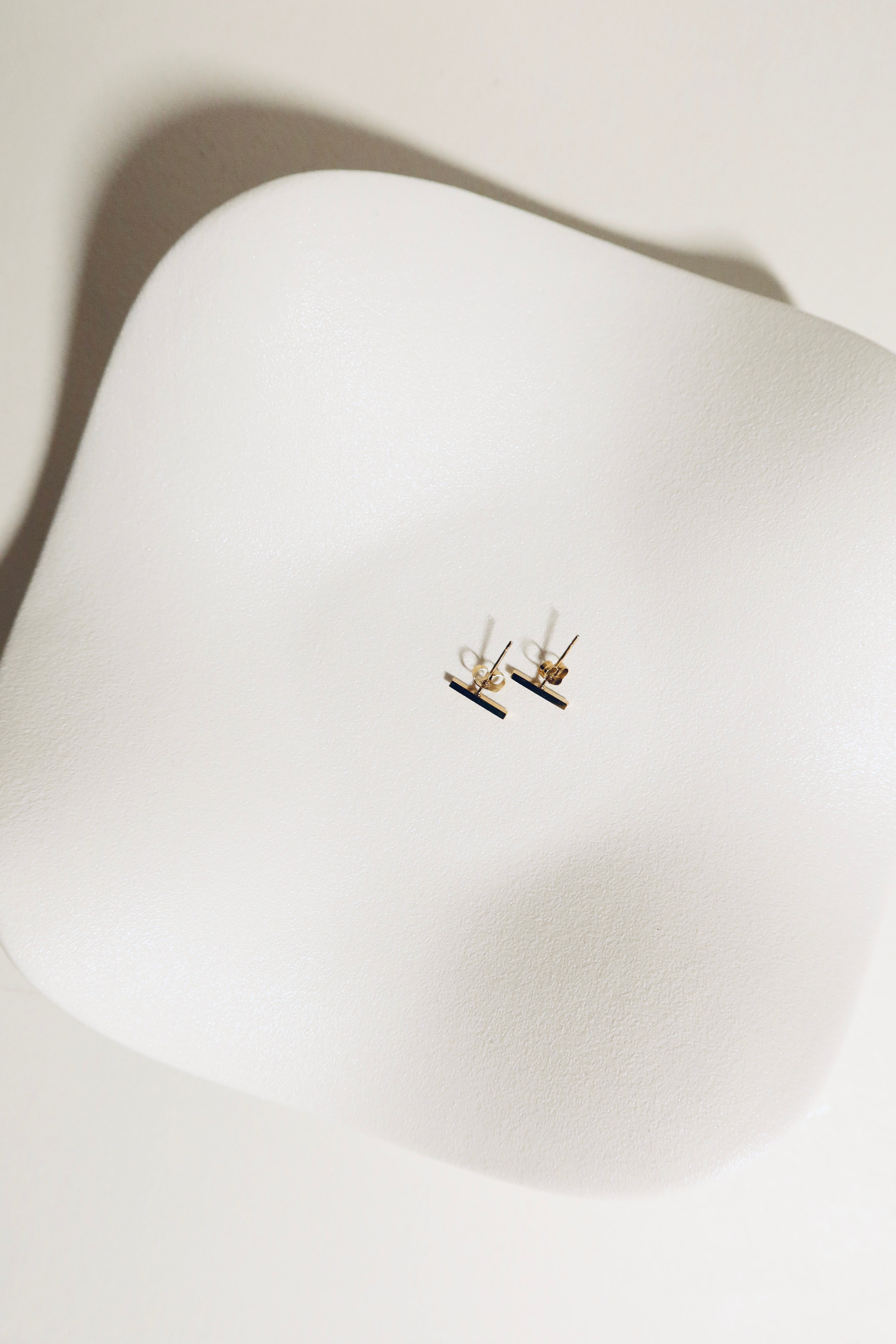 Comma earrings