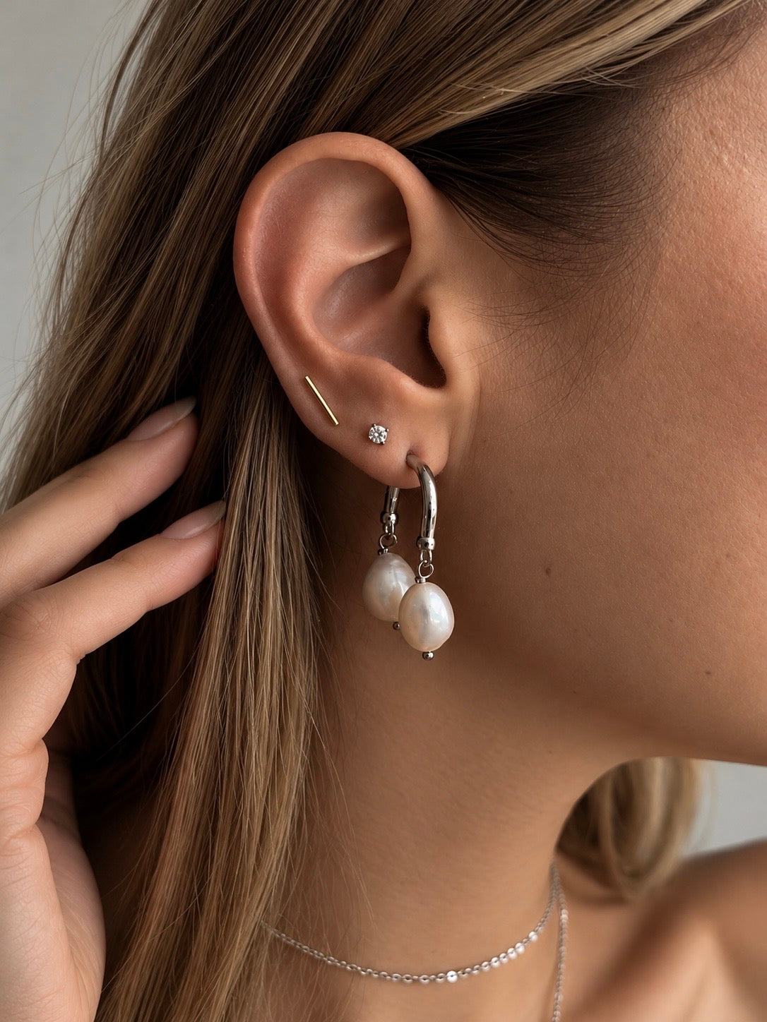 Comma earrings