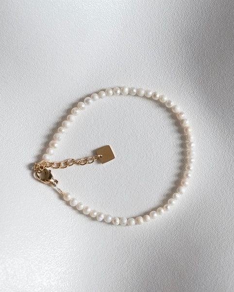 Round Mini pearl bracelet