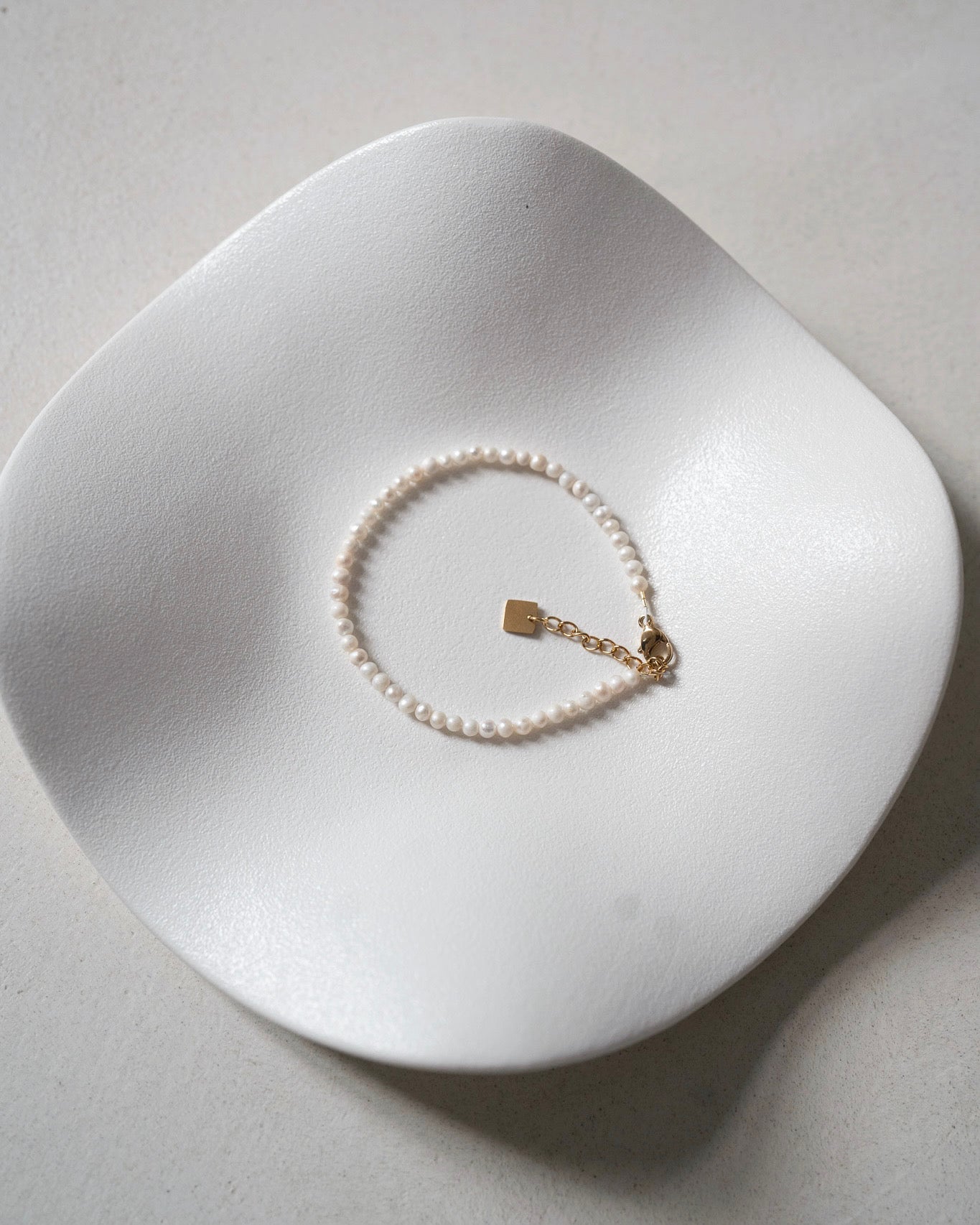 Round Mini pearl bracelet