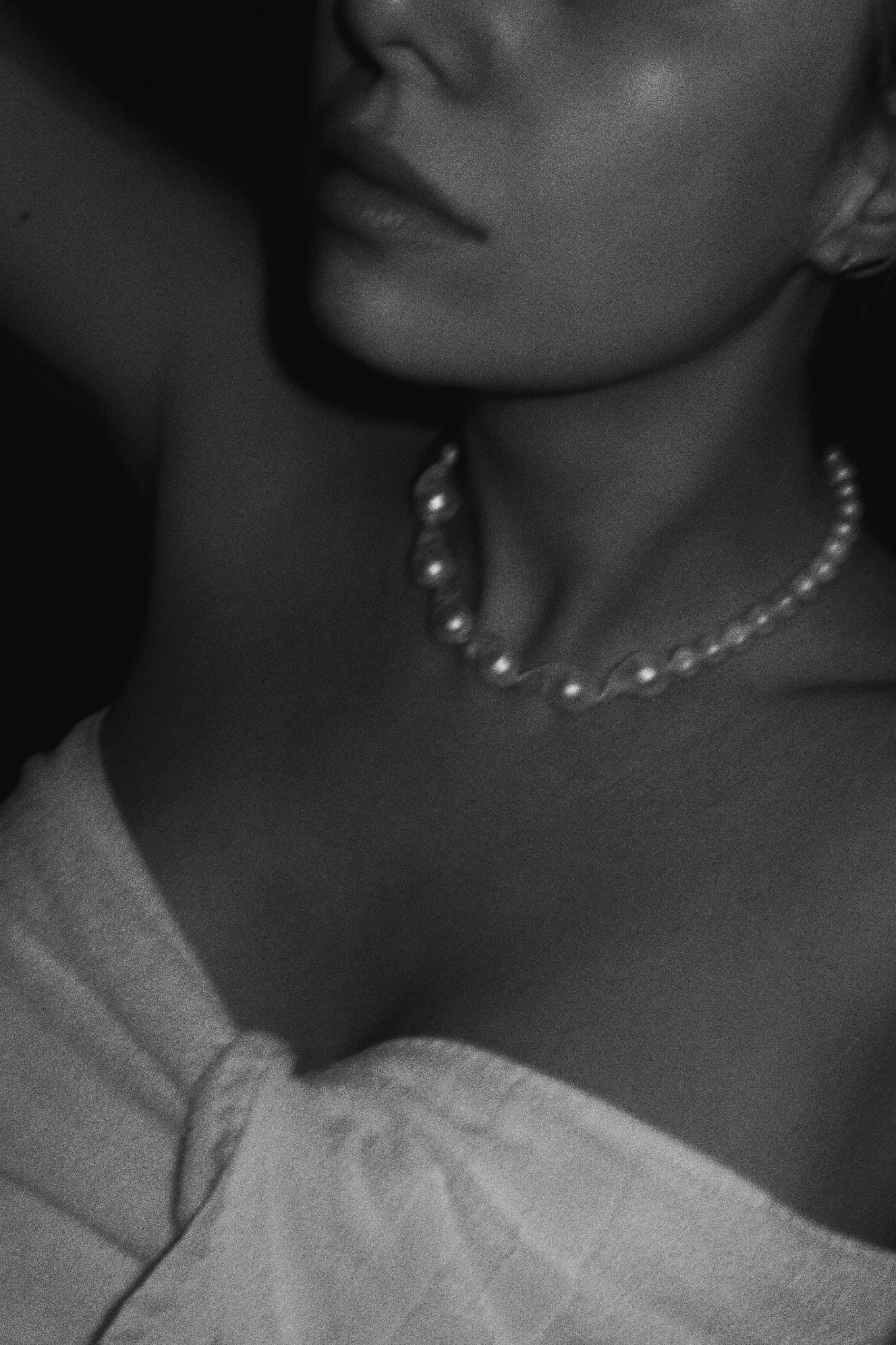 Neve pearl necklace