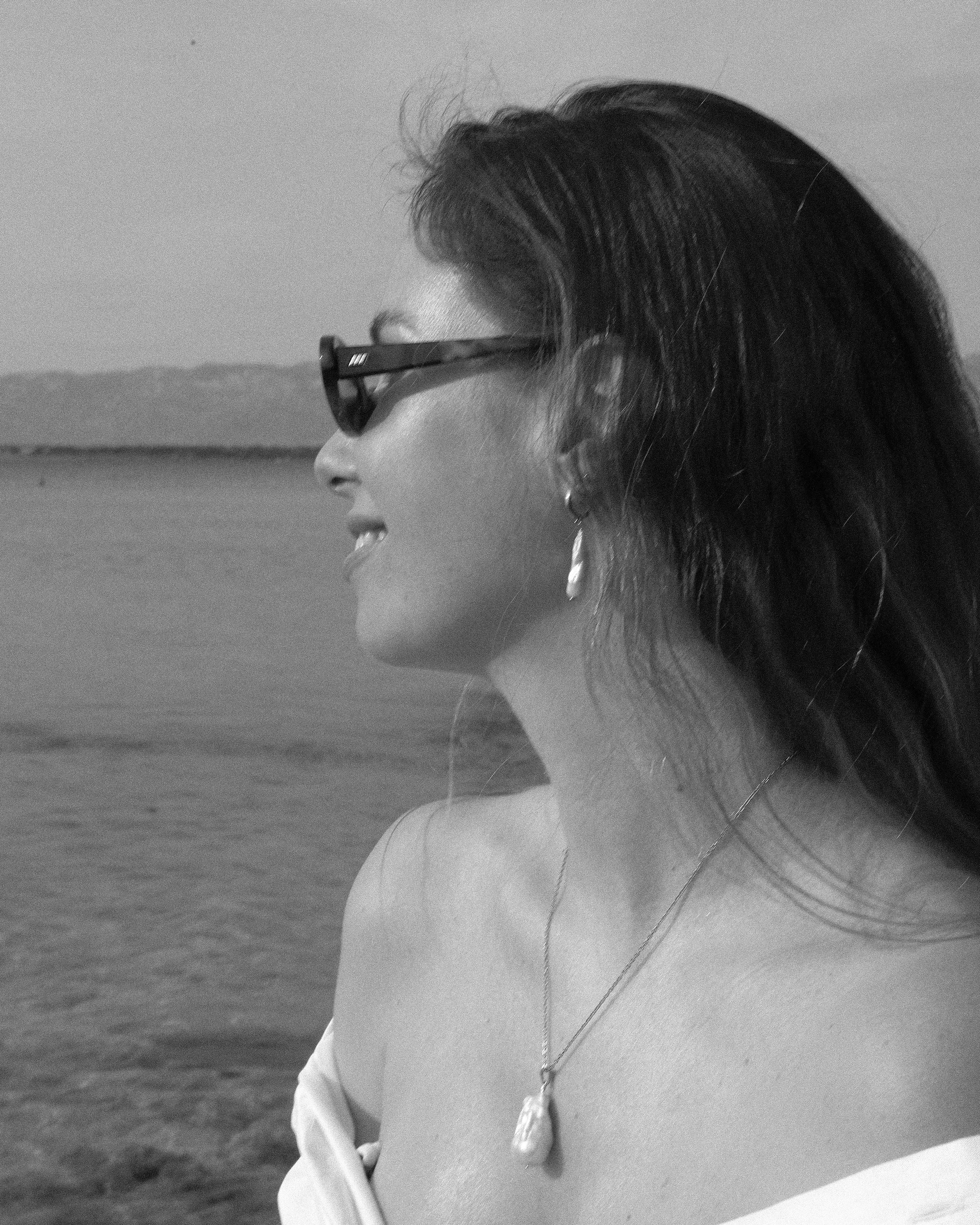 Single Baroque pearl necklace