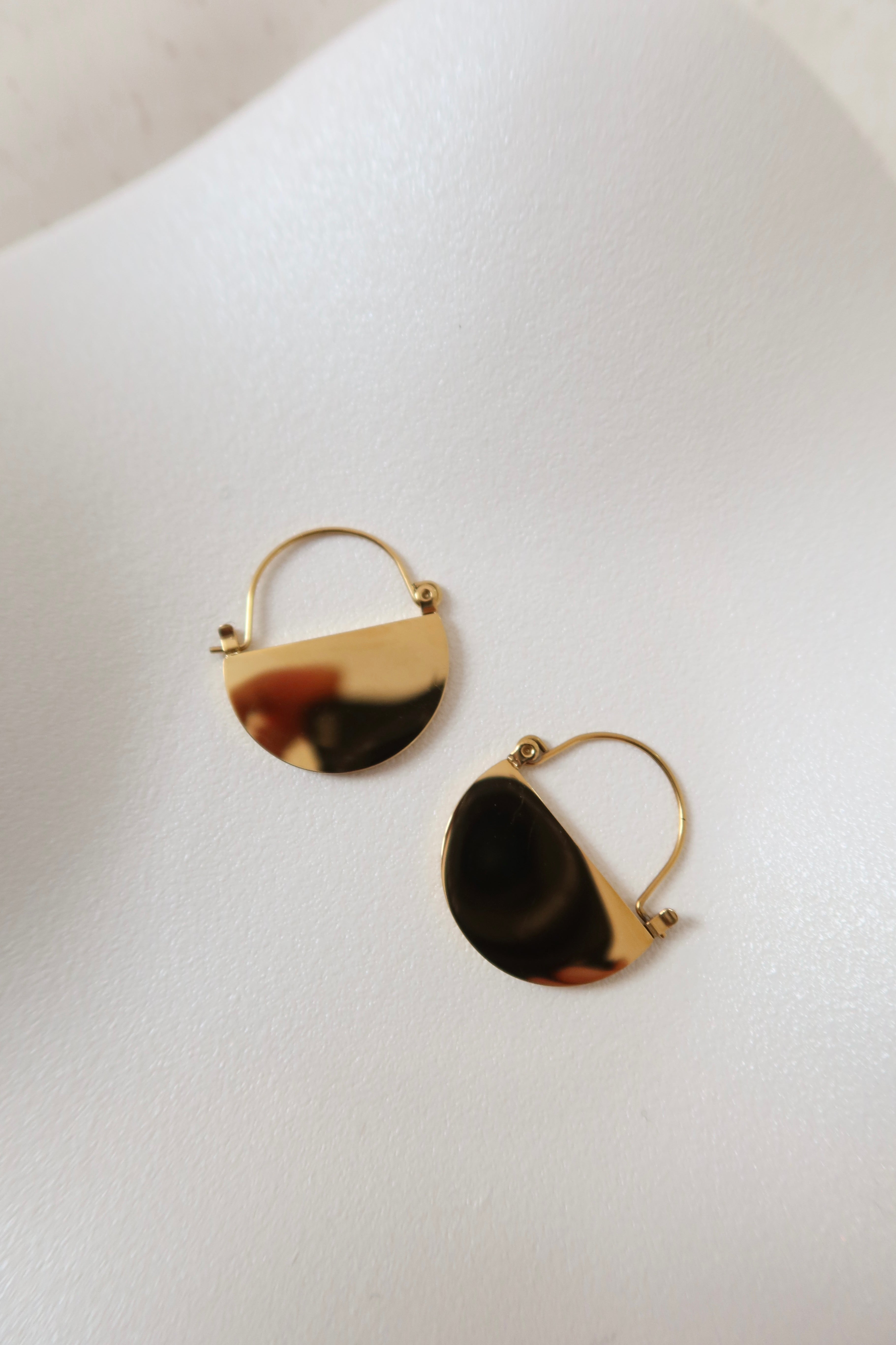 Mezzaluna earrings