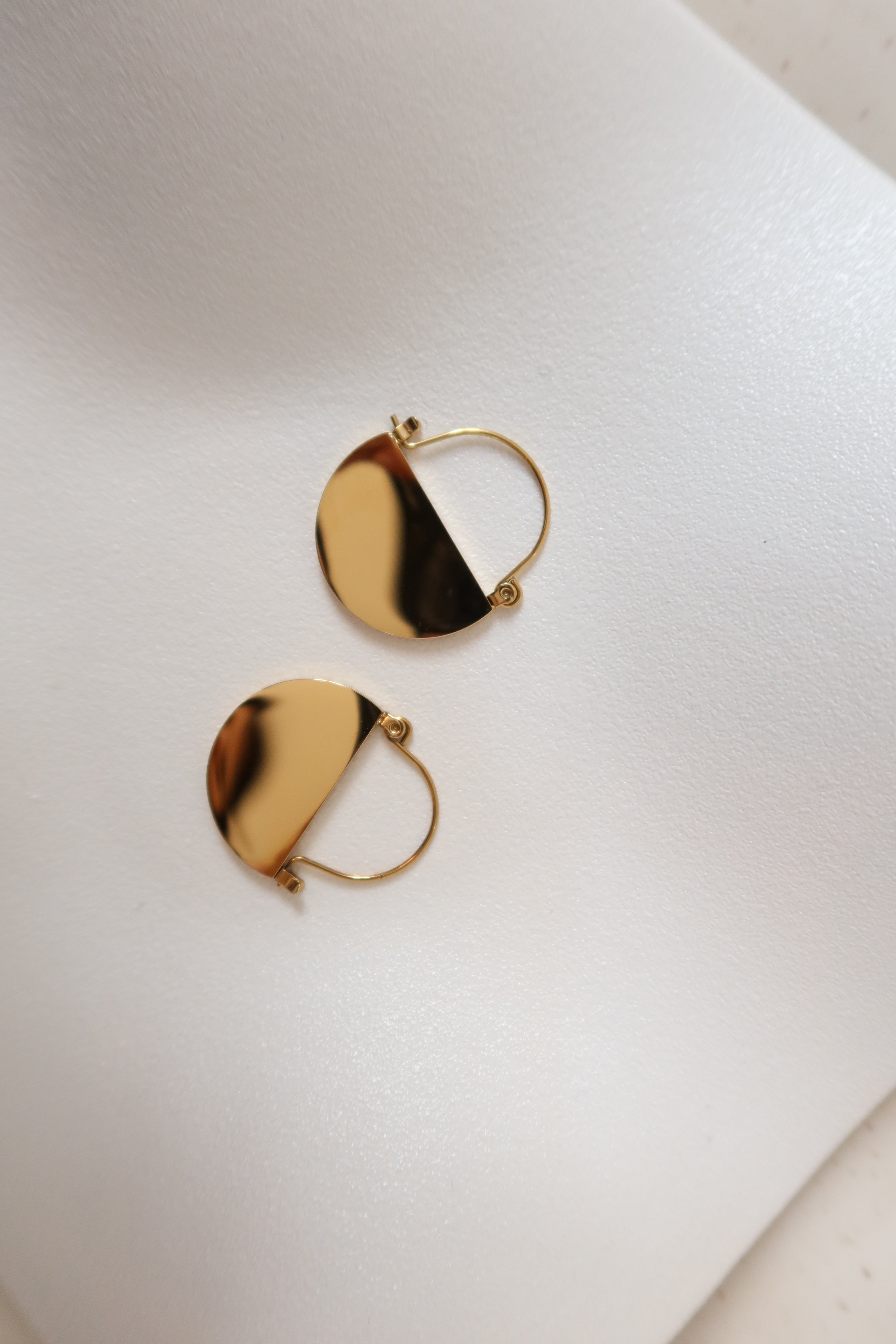 Mezzaluna earrings