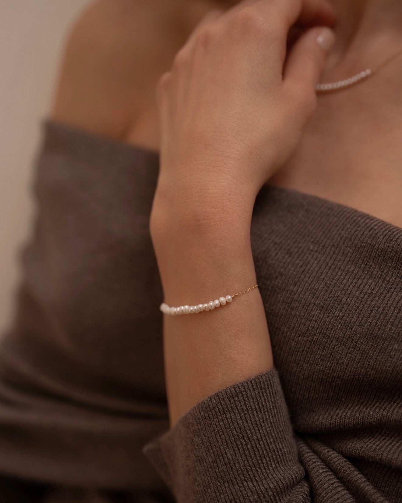 Smiley pearl necklace