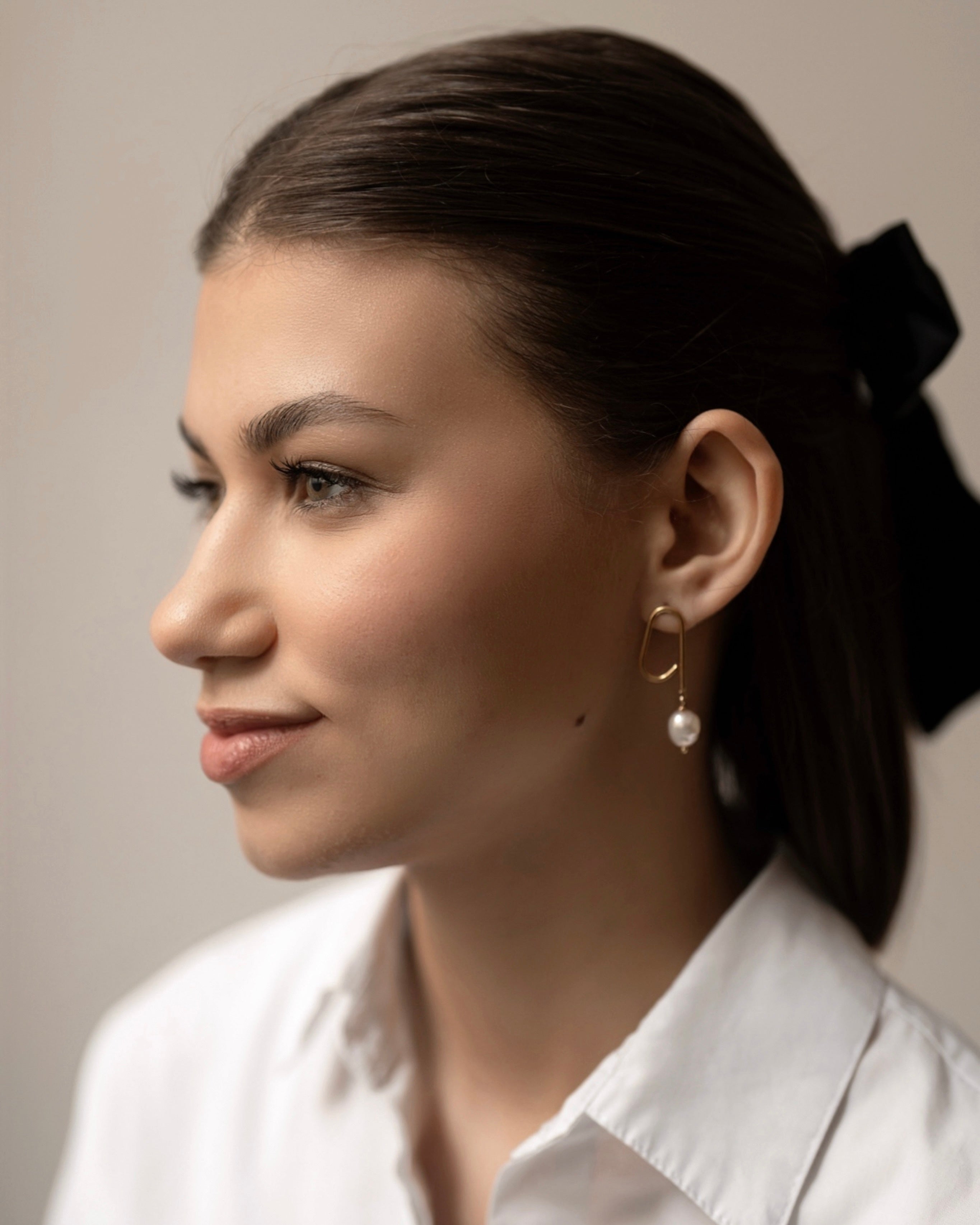 Belle pearl earrings