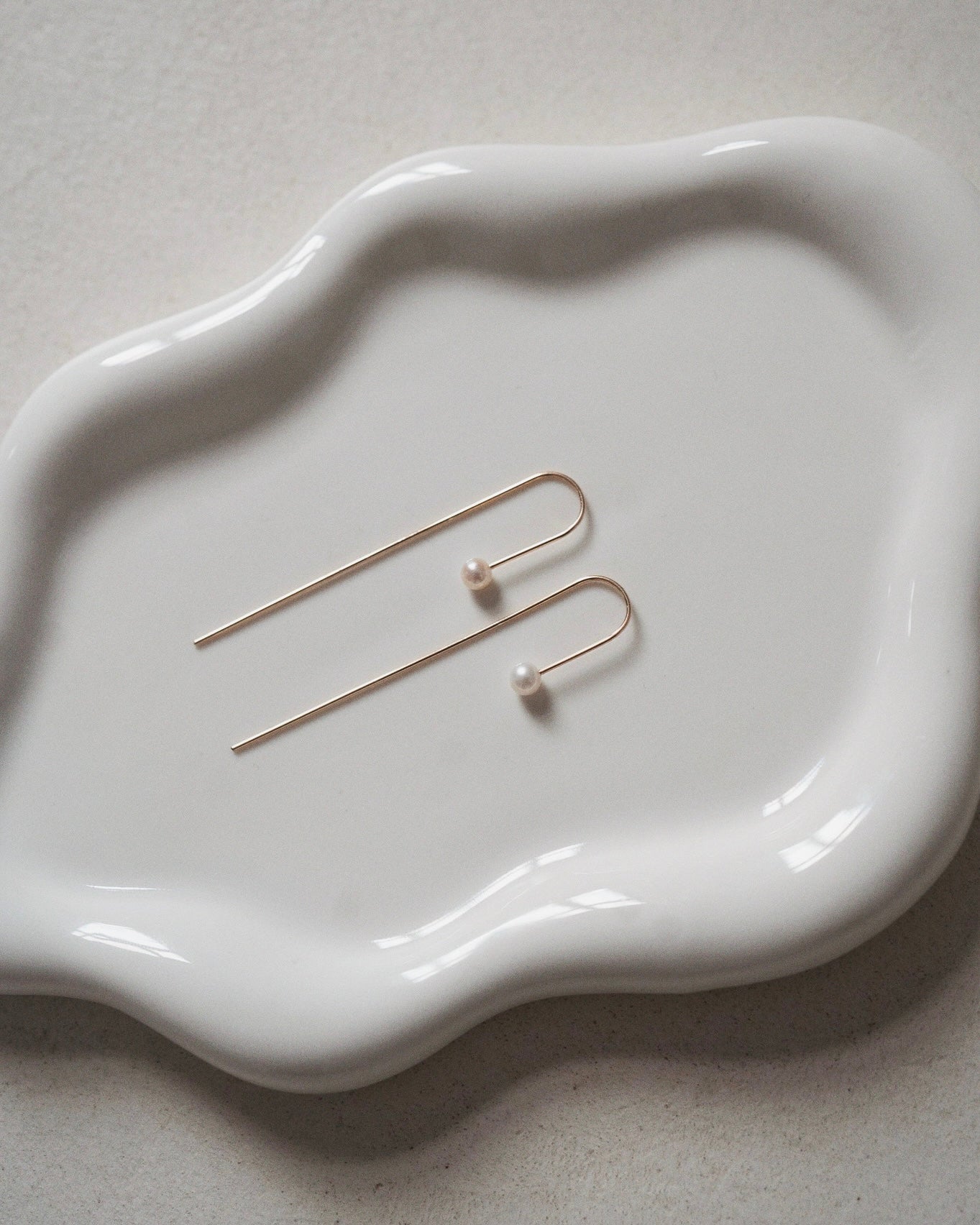 Sculpture pearl earrings