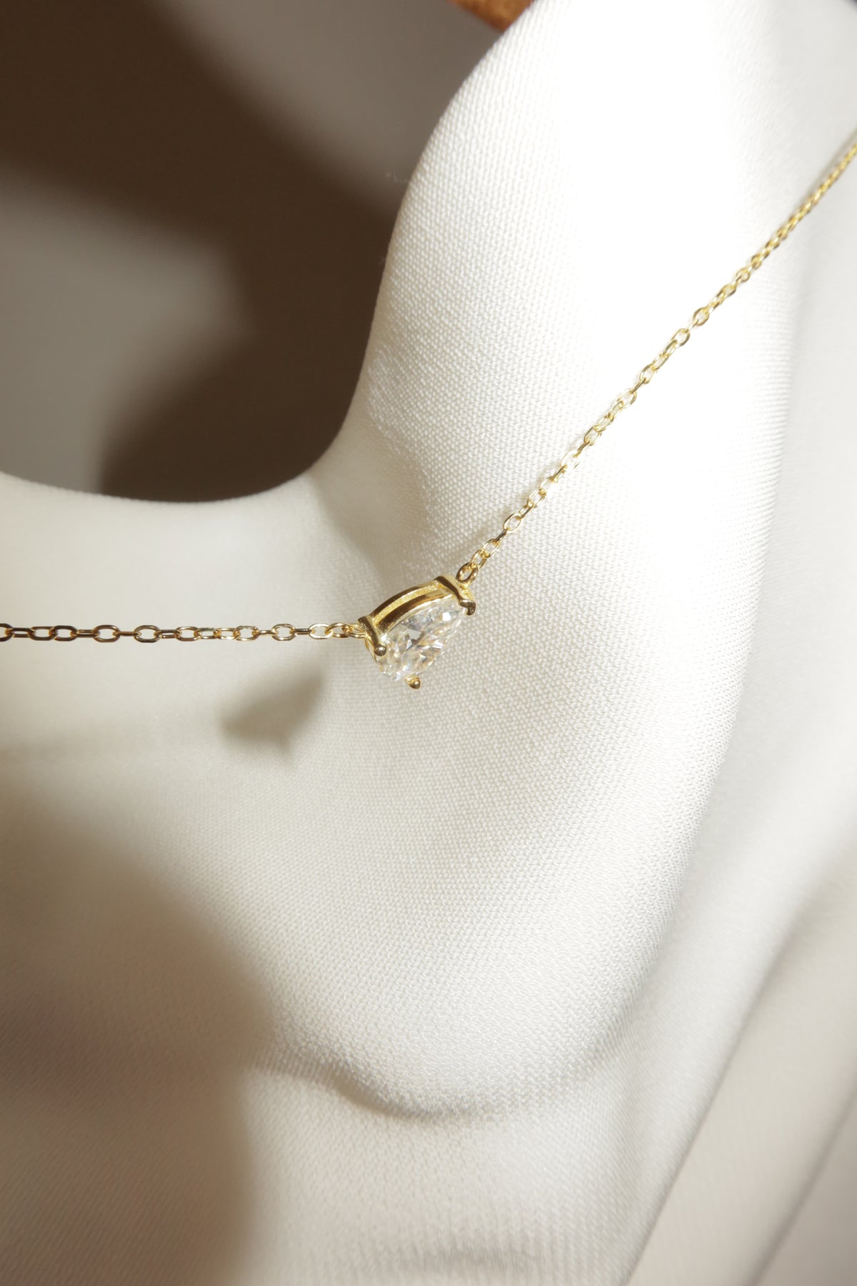 Poire necklace