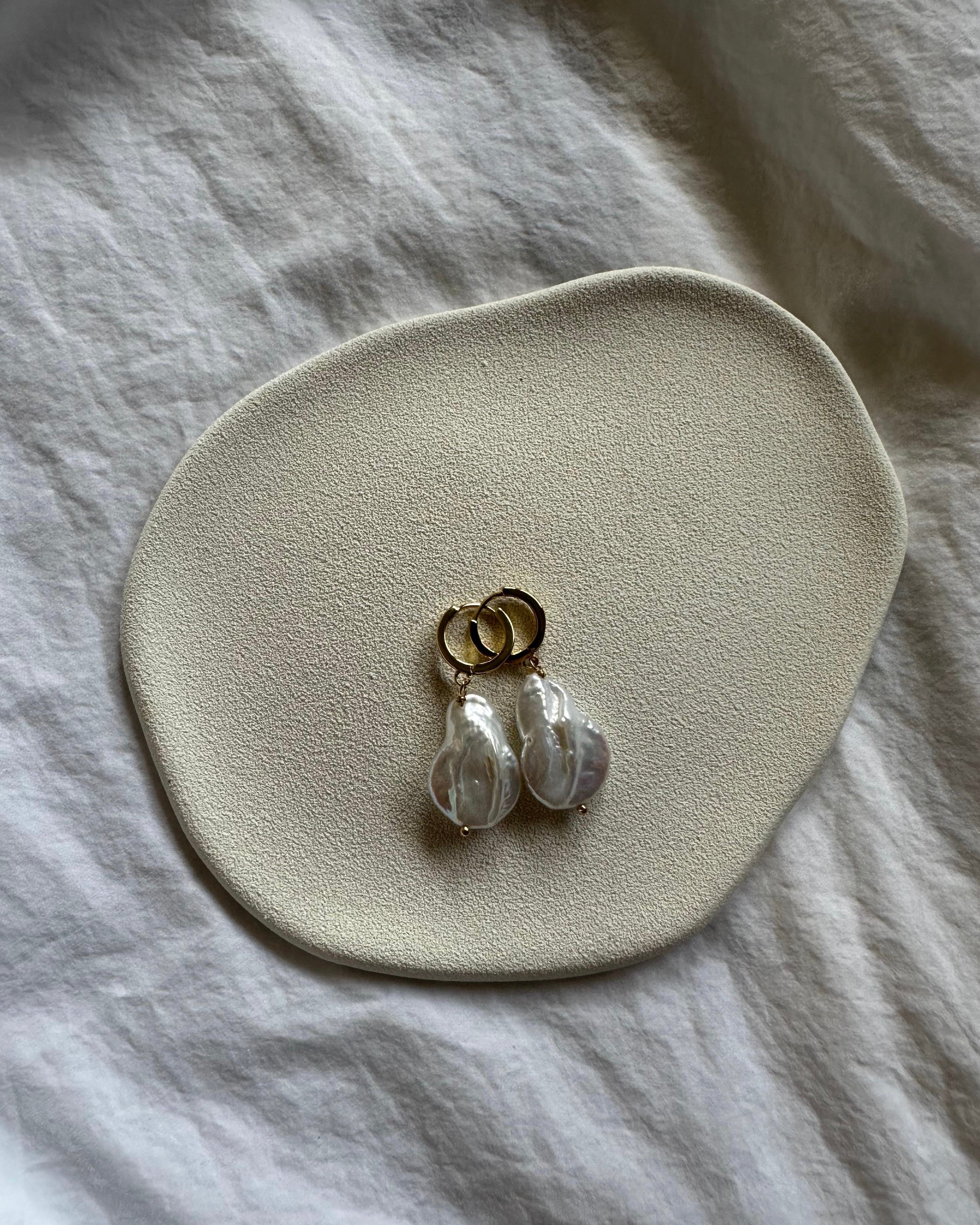 Sail pearl earrings
