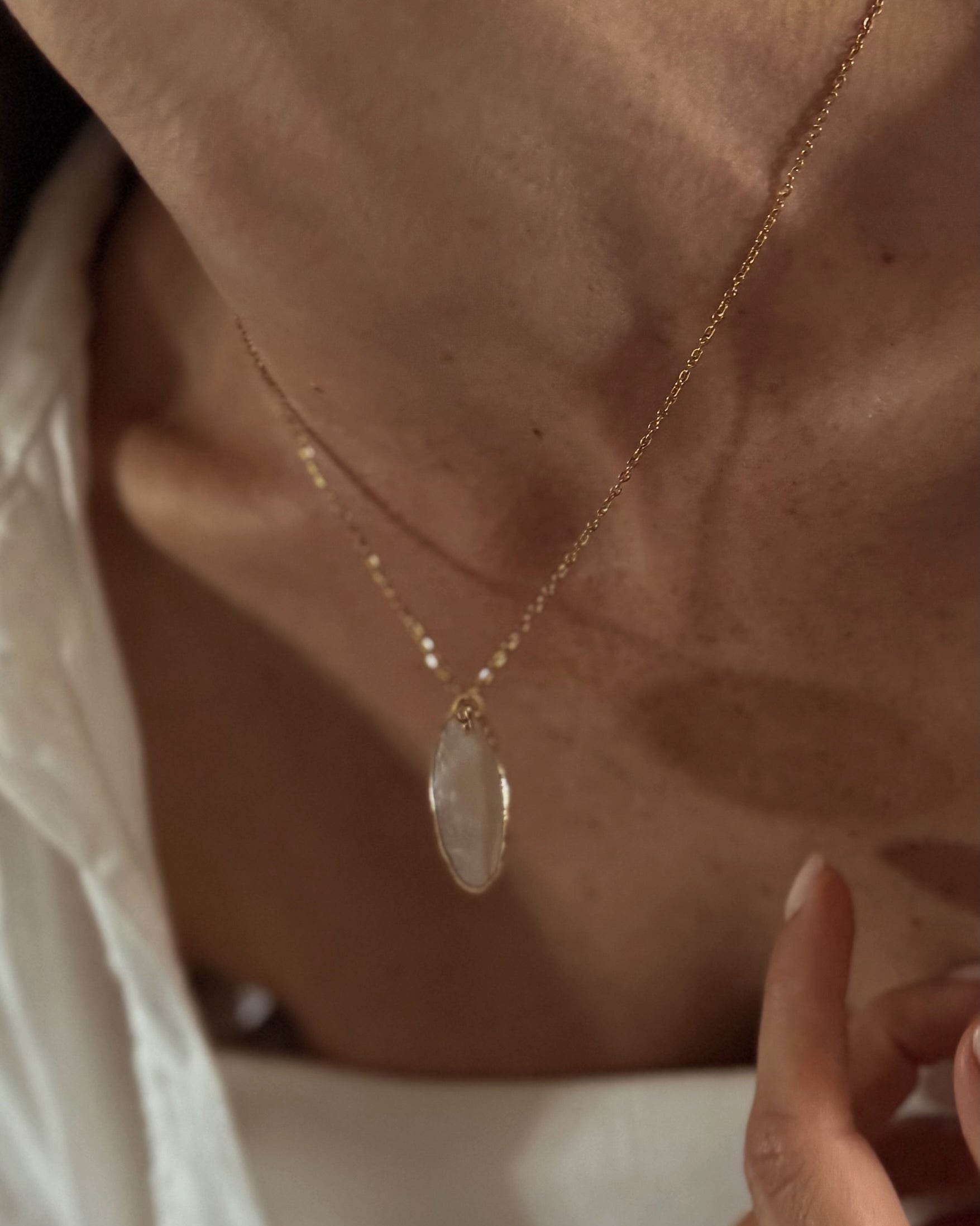 Moon mother of pearl necklace