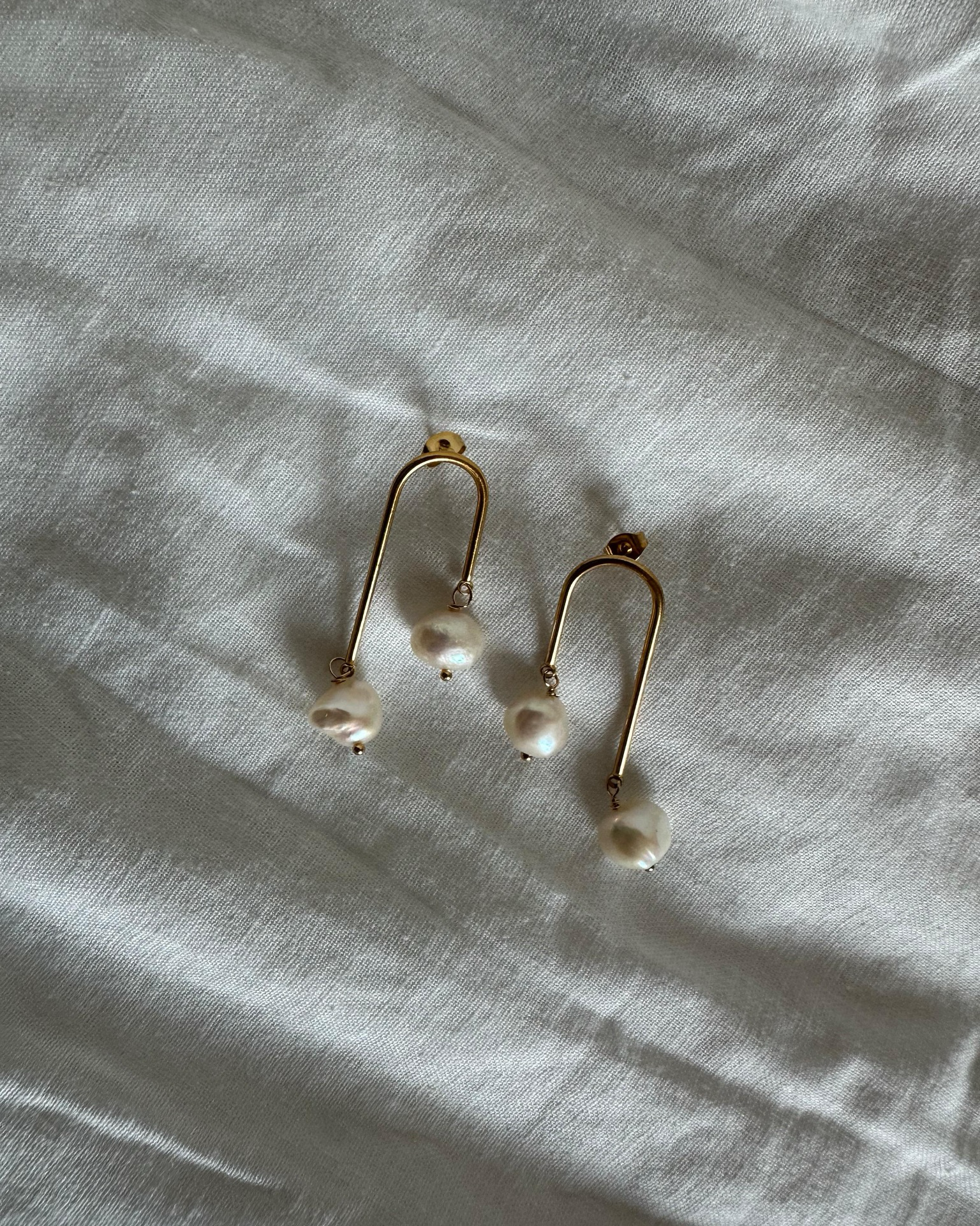Jolie pearl earrings
