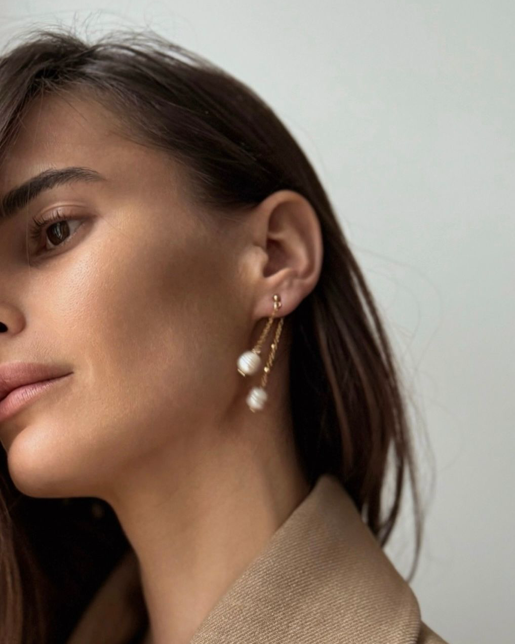 Back & Forth pearl earrings