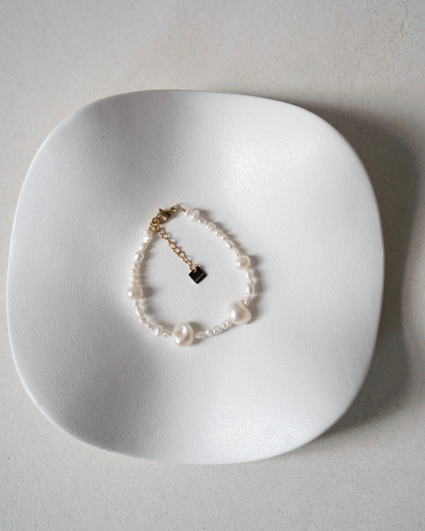 Mattia pearl bracelet