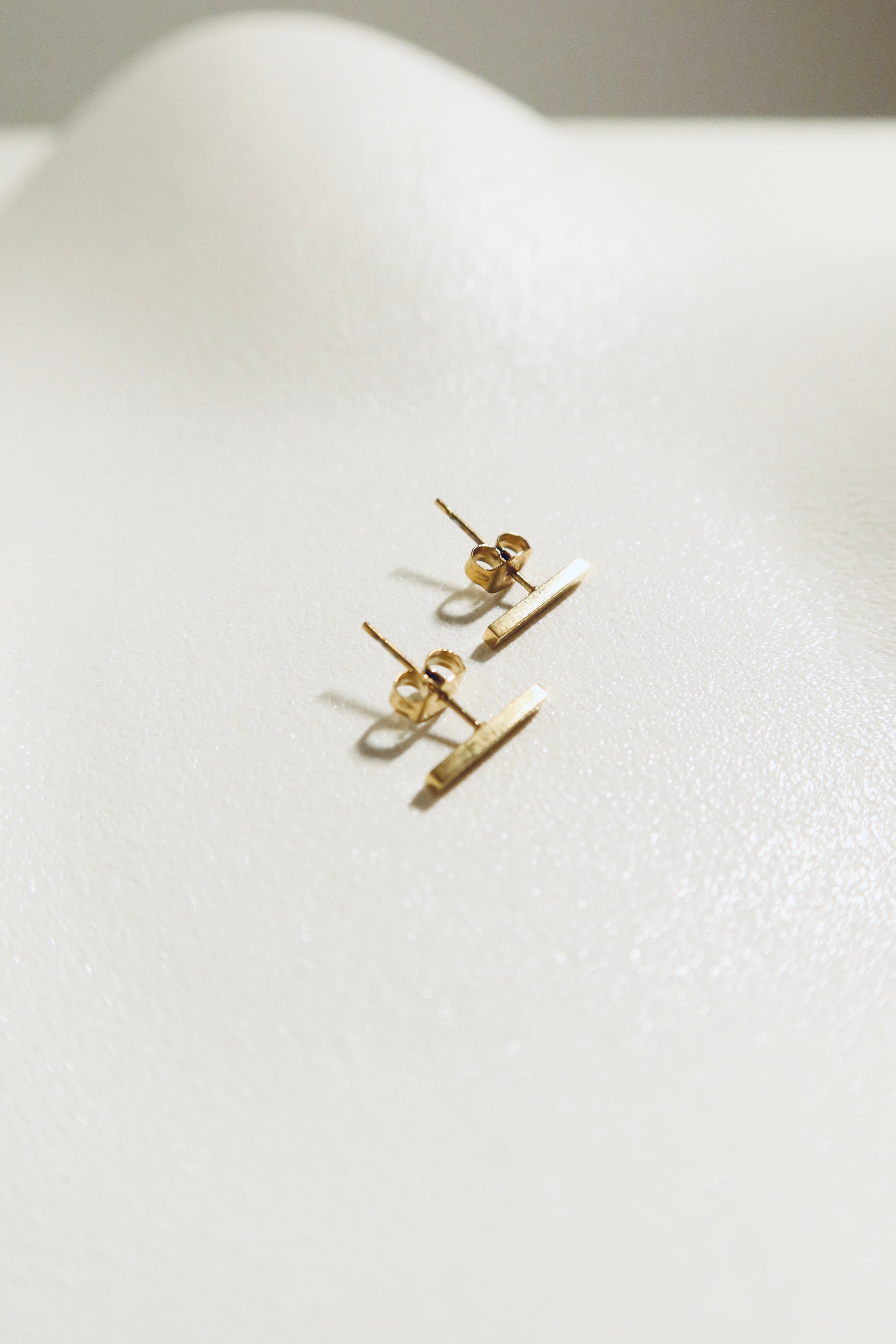 Comma earrings