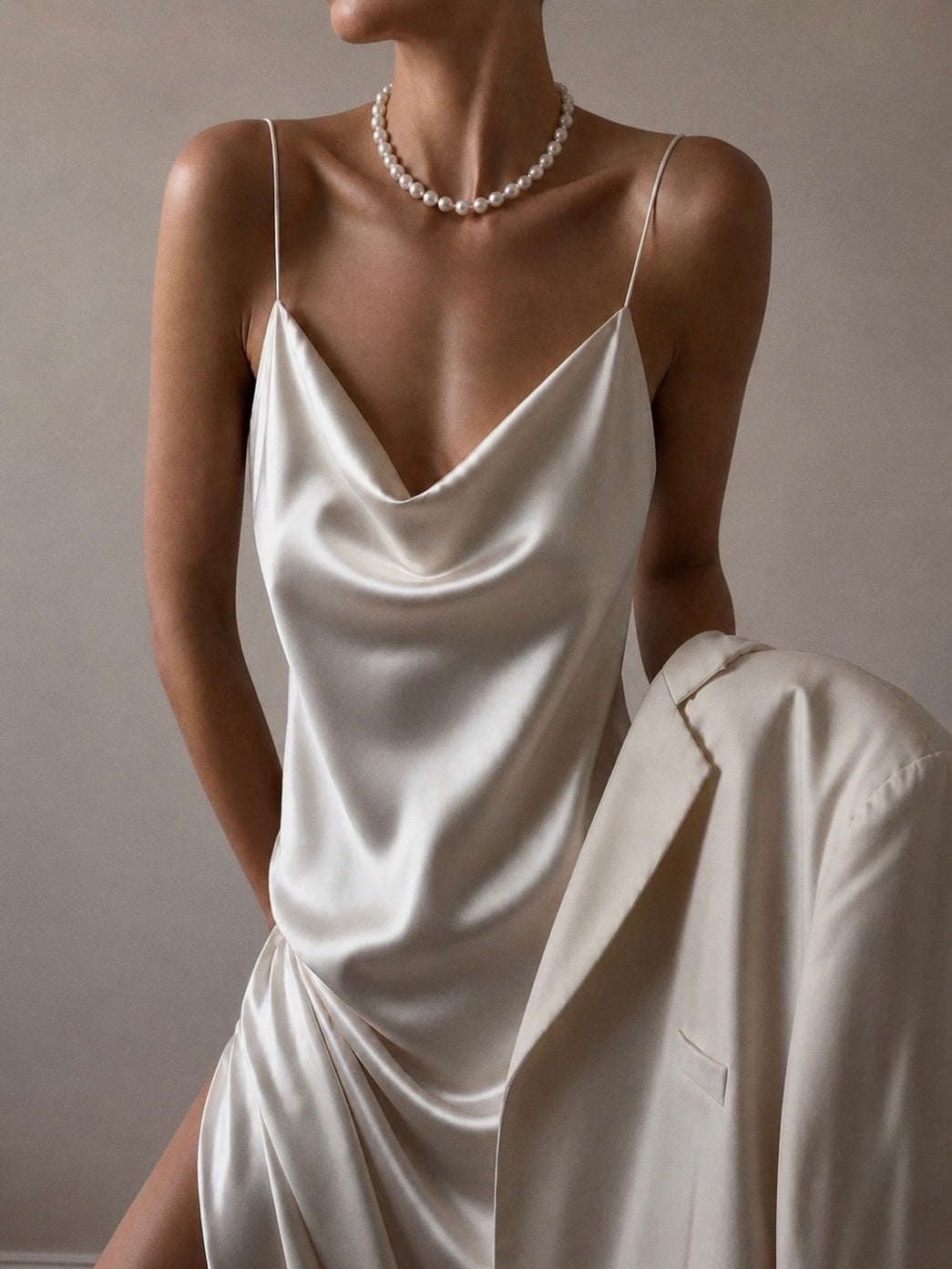 Collar pearl necklace