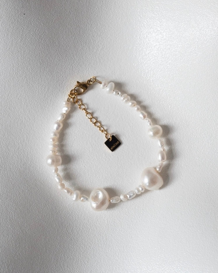 Mattia pearl bracelet