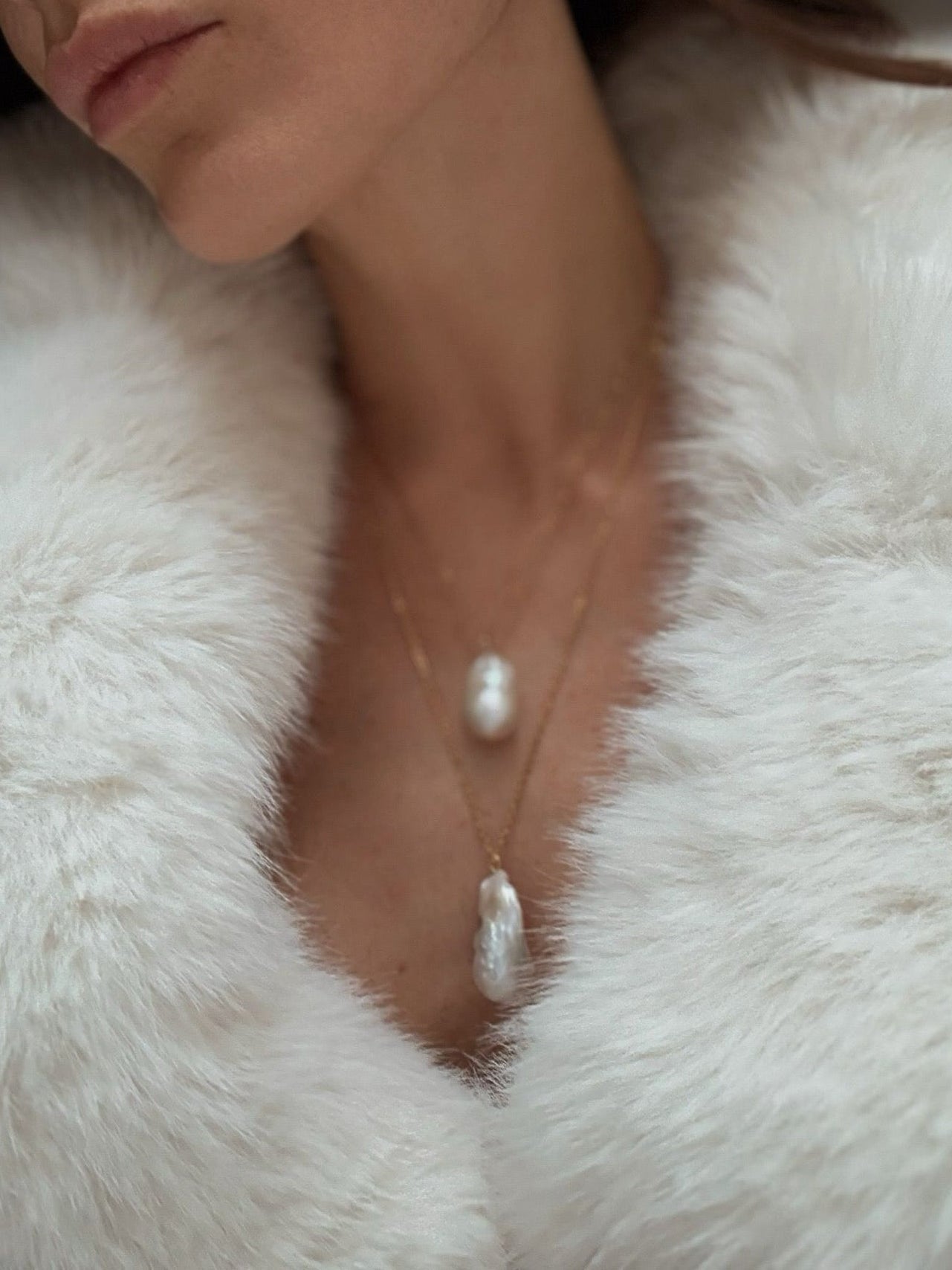 Single Baroque pearl necklace