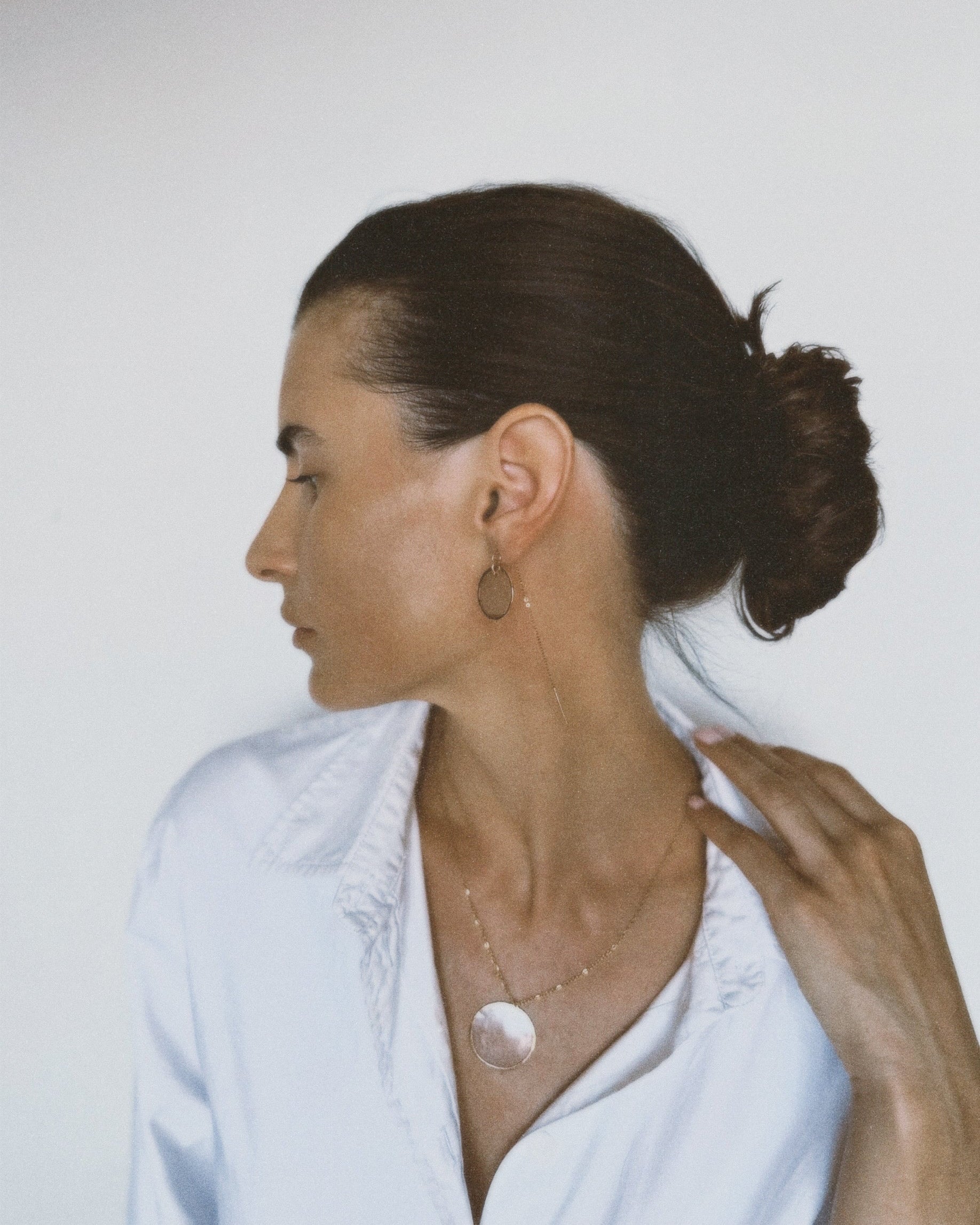 Moon mother of pearl necklace