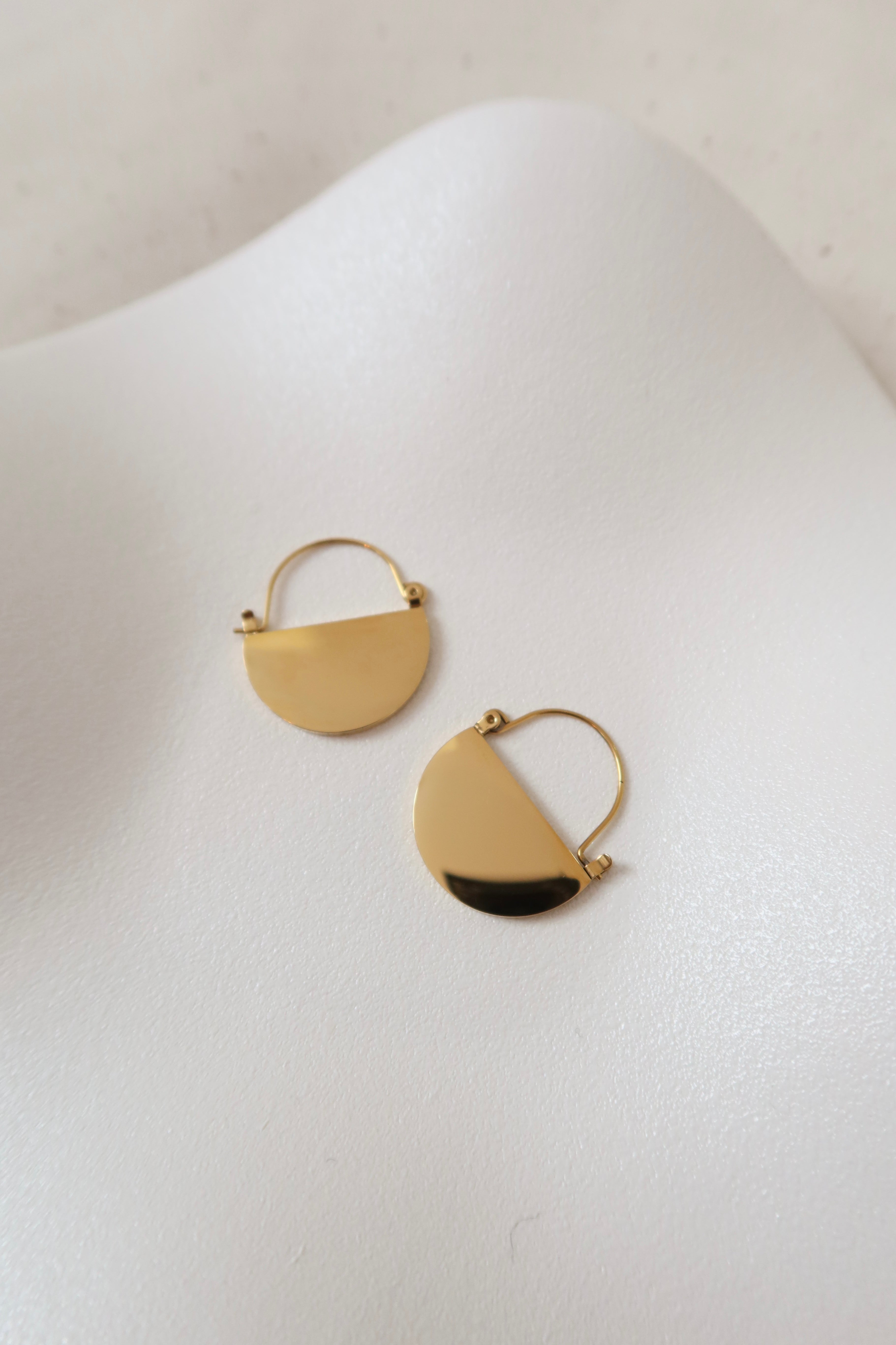 Mezzaluna earrings