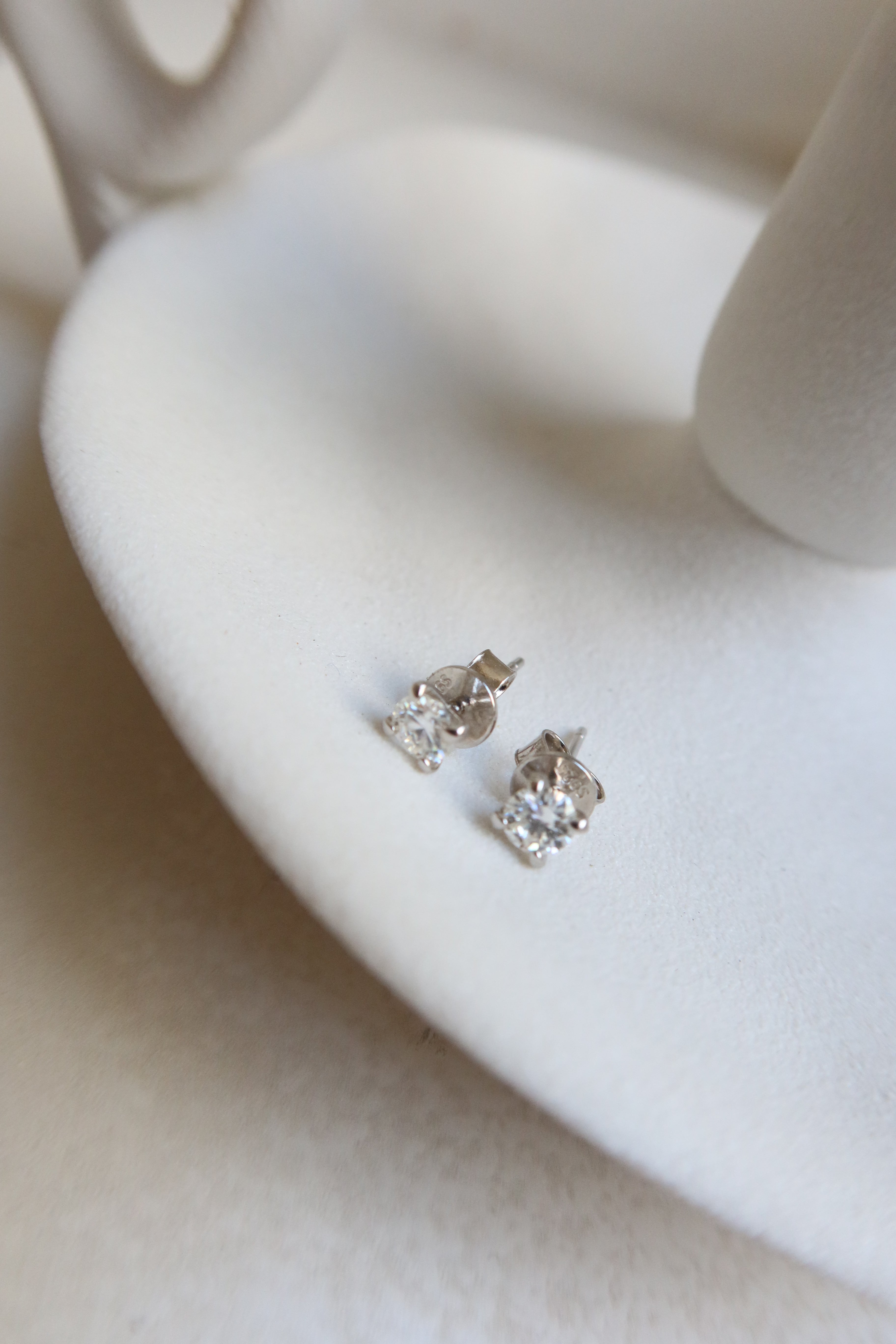 Éternel earrings