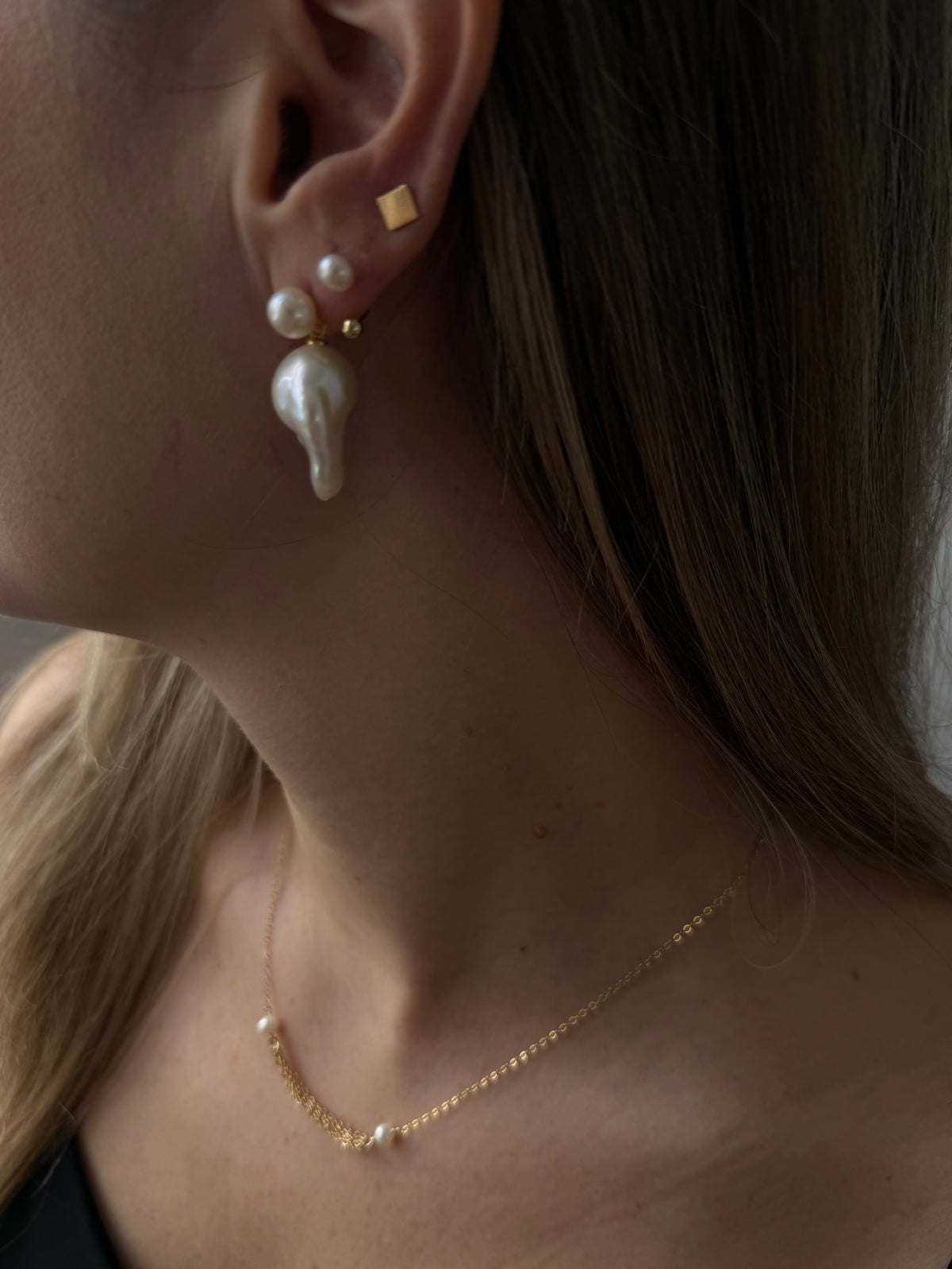Saddle pearl necklace