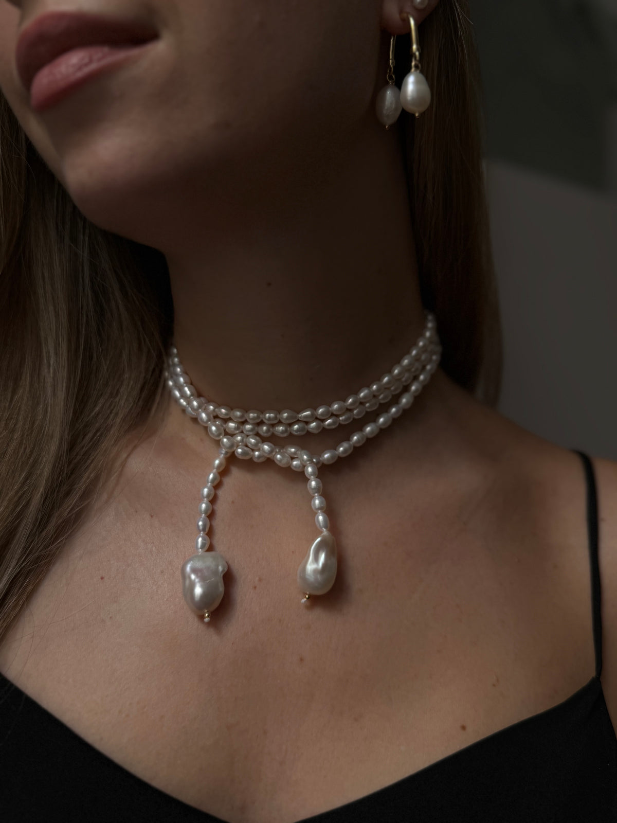 Veil Long pearl necklace