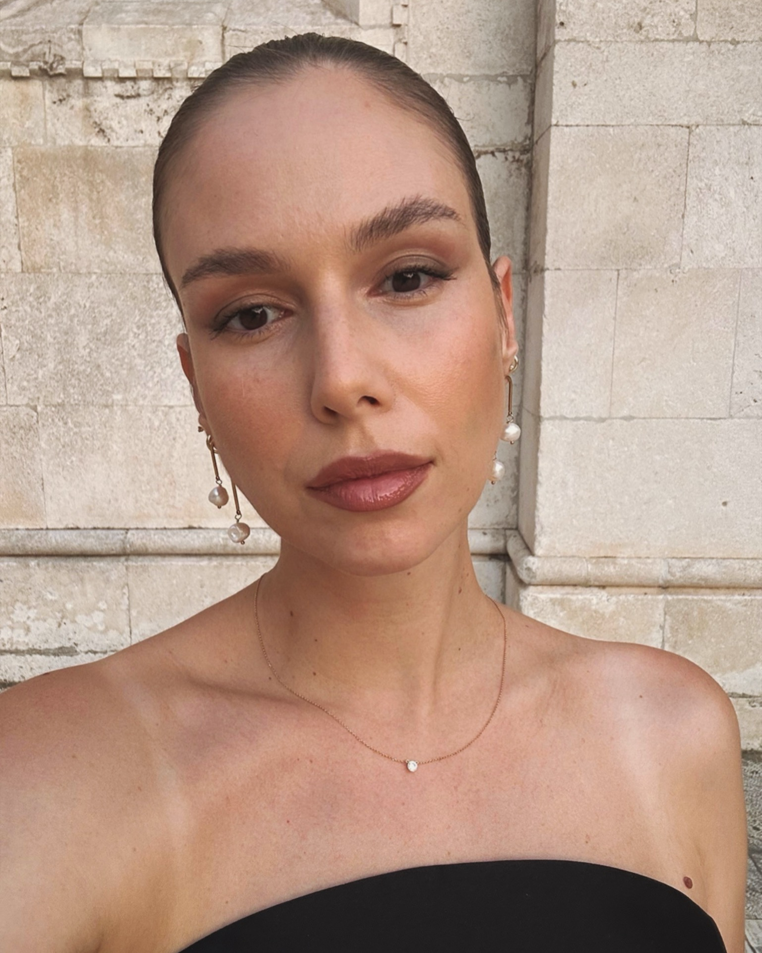 Jolie pearl earrings