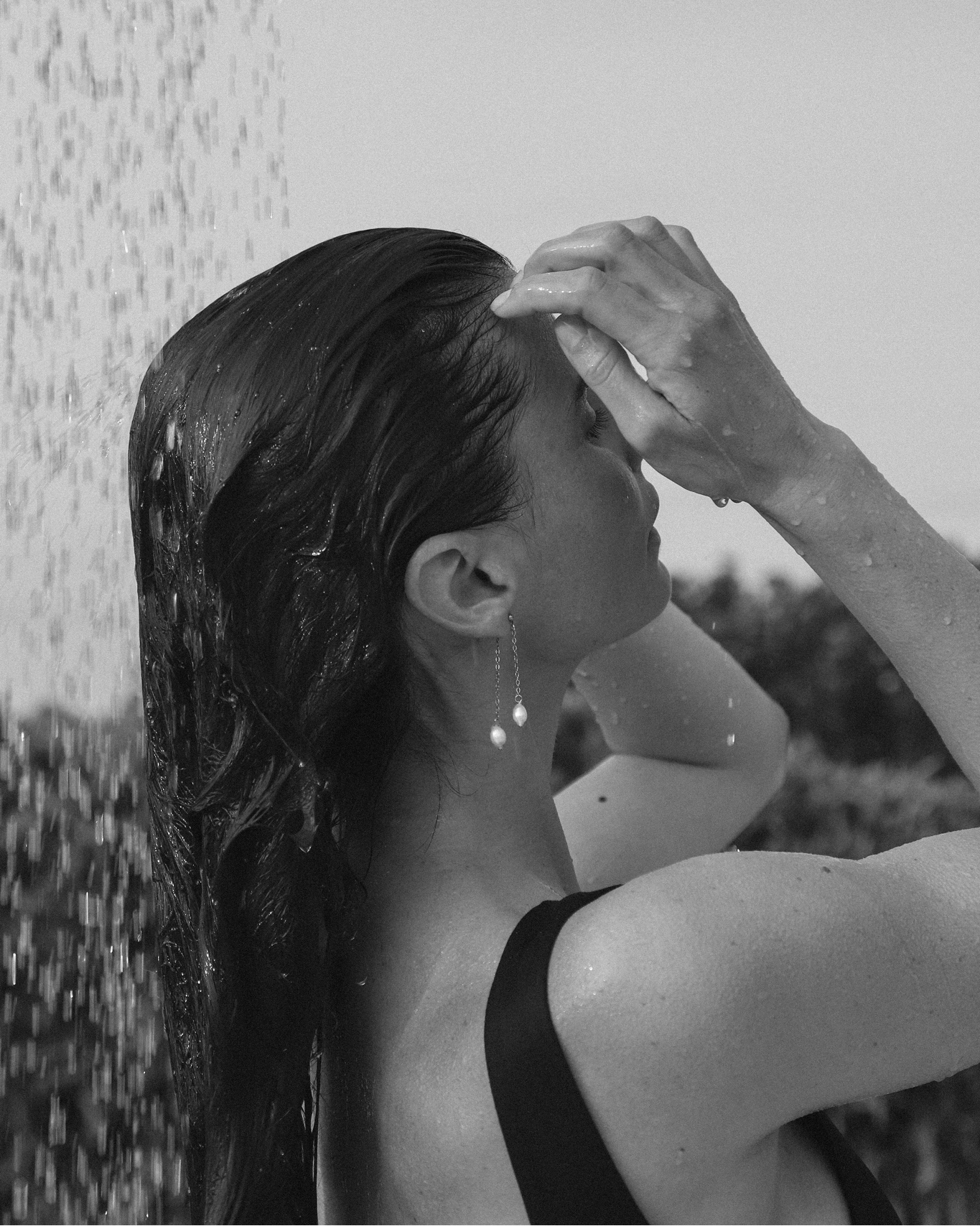 Back & Forth pearl earrings